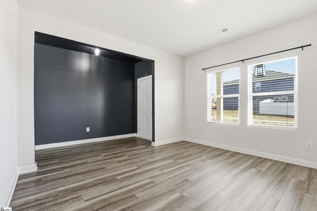 813 Elgon Walk Drive, Fountain Inn, SC 29644