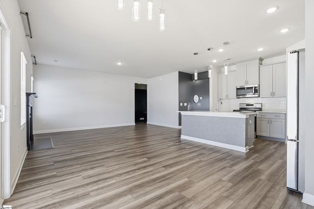 813 Elgon Walk Drive, Fountain Inn, SC 29644