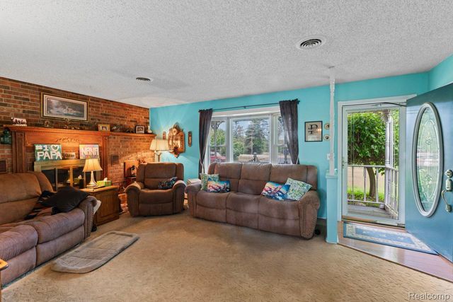 5067 Hemingway Lake Road, Marathon Township, MI 48464