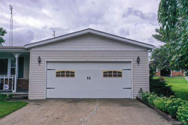 5067 Hemingway Lake Road, Marathon Township, MI 48464