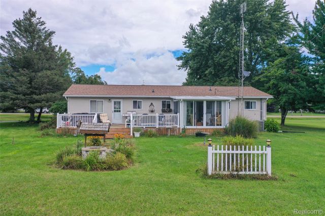 5067 Hemingway Lake Road, Marathon Township, MI 48464