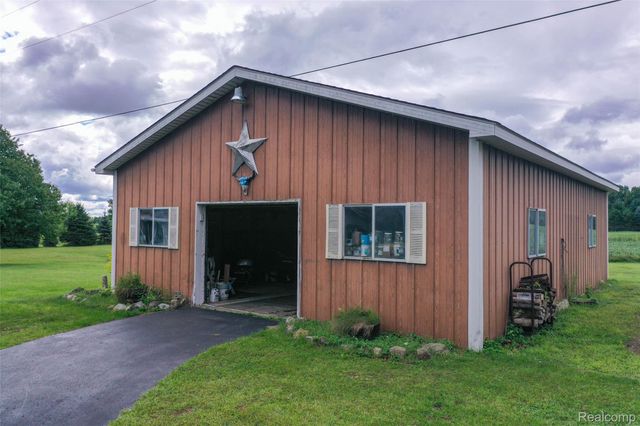 5067 Hemingway Lake Road, Marathon Township, MI 48464