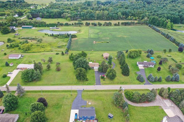 5067 Hemingway Lake Road, Marathon Township, MI 48464
