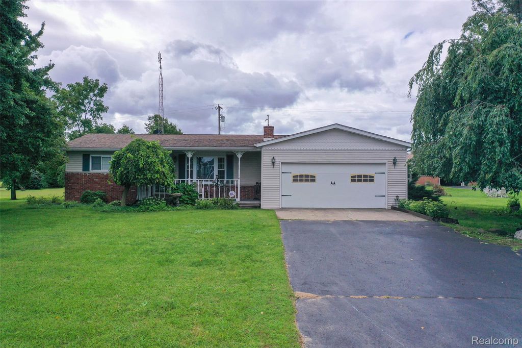 5067 Hemingway Lake Road, Marathon Township, MI 48464
