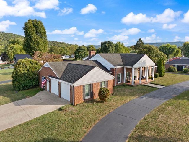 726 N Main Street, Monticello, KY 42633