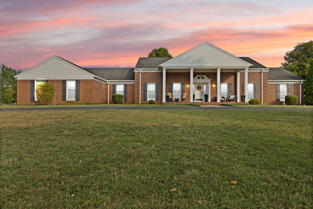 726 N Main Street, Monticello, KY 42633