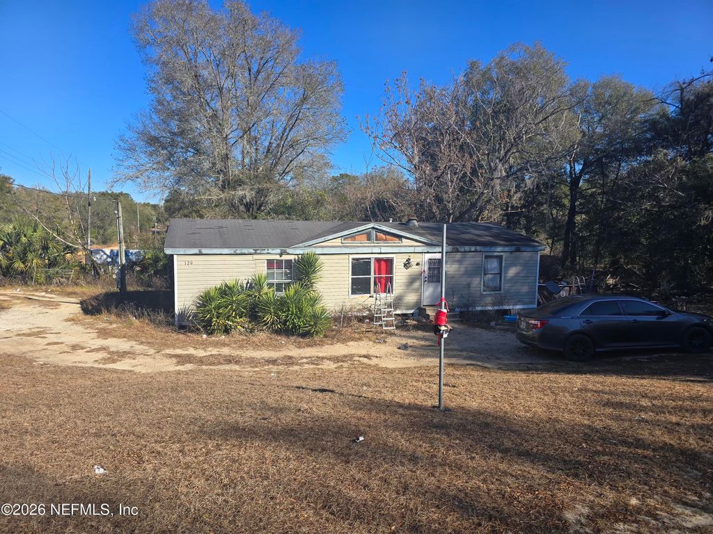 120 CLINE Avenue, Interlachen, FL 32148