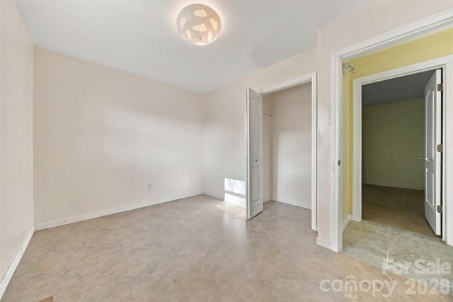 861 8th Street Place SE, Hickory, NC 28602