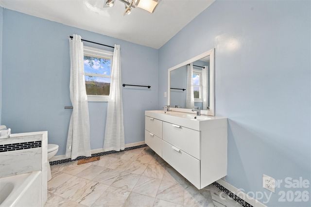 861 8th Street Place SE, Hickory, NC 28602
