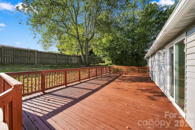 861 8th Street Place SE, Hickory, NC 28602