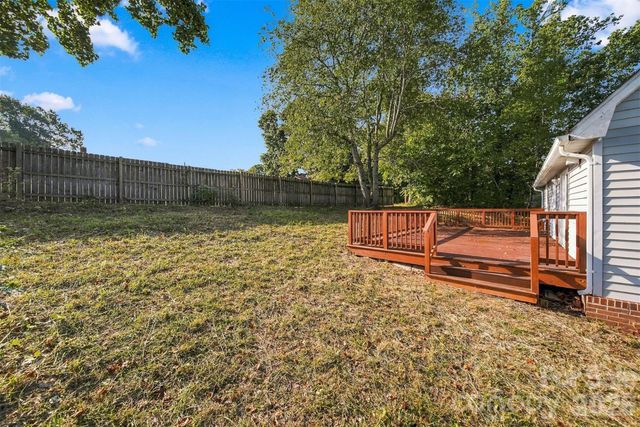 861 8th Street Place SE, Hickory, NC 28602