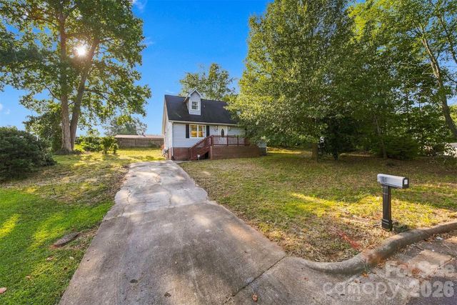 861 8th Street Place SE, Hickory, NC 28602