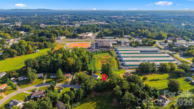 861 8th Street Place SE, Hickory, NC 28602