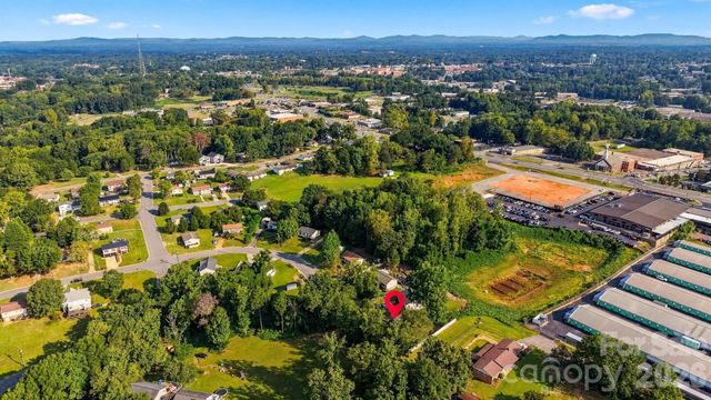 861 8th Street Place SE, Hickory, NC 28602