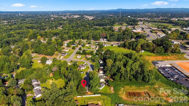861 8th Street Place SE, Hickory, NC 28602
