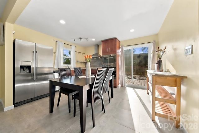 861 8th Street Place SE, Hickory, NC 28602