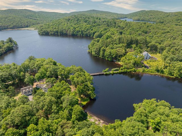4 North Face, Sloatsburg, NY 10974