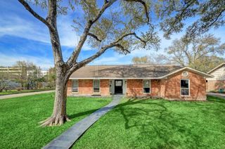 6260 Briar Rose Drive, Houston, TX 77057