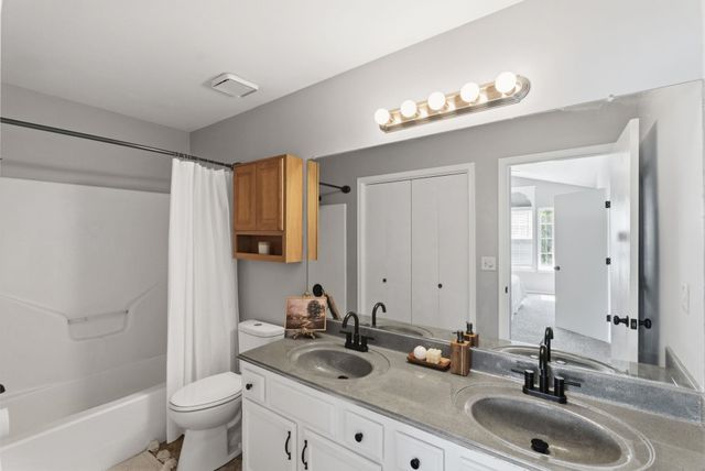 530 E Conestoga Rd, Maize, KS 67101