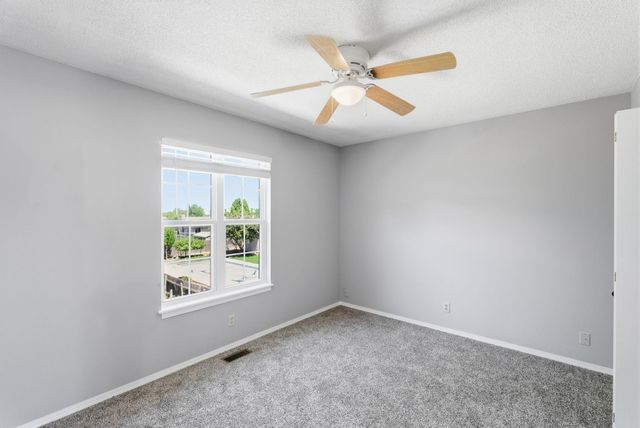 530 E Conestoga Rd, Maize, KS 67101
