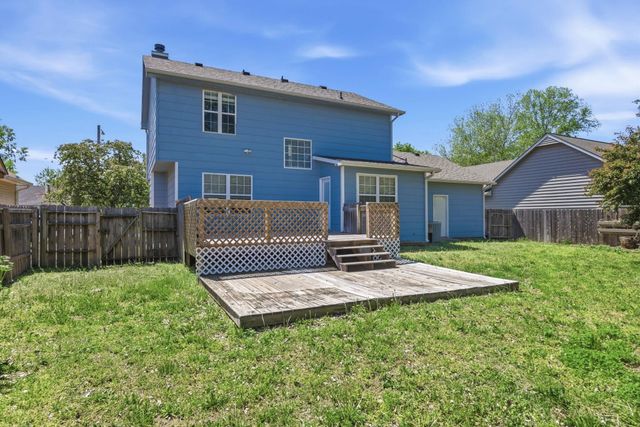 530 E Conestoga Rd, Maize, KS 67101