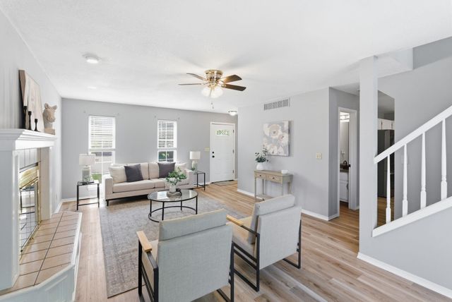 530 E Conestoga Rd, Maize, KS 67101