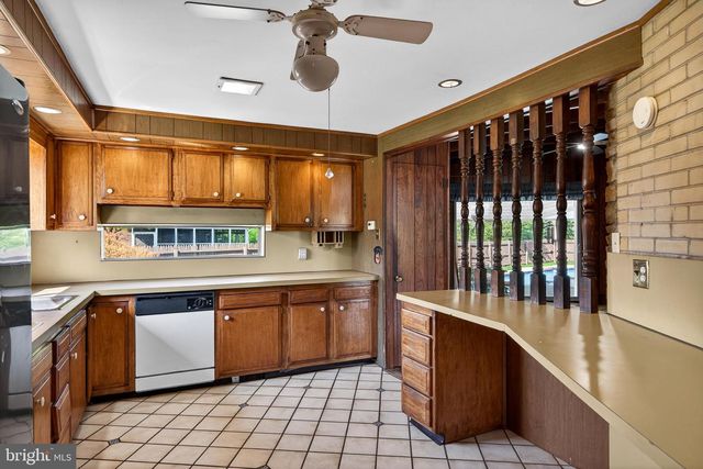 2615 DOGWOOD LN, Norristown, PA 19401