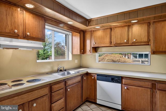 2615 DOGWOOD LN, Norristown, PA 19401