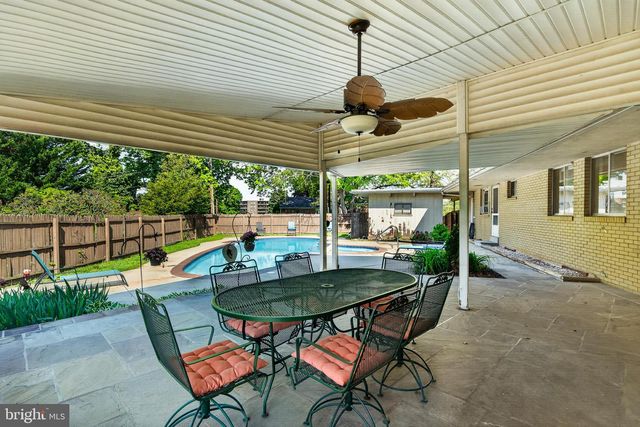 2615 DOGWOOD LN, Norristown, PA 19401