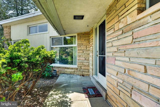 2615 DOGWOOD LN, Norristown, PA 19401