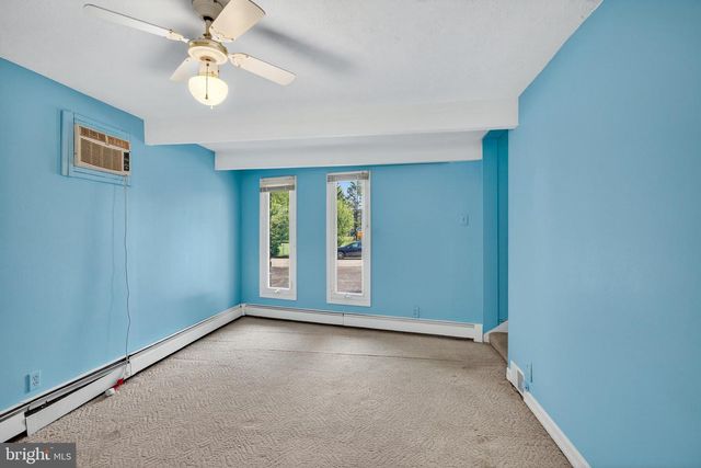 2615 DOGWOOD LN, Norristown, PA 19401