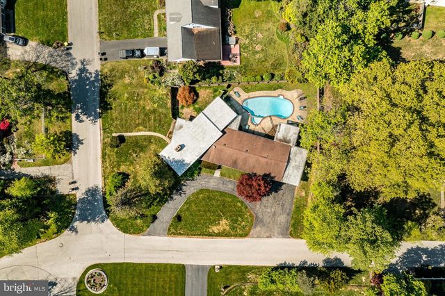 2615 DOGWOOD LN, Norristown, PA 19401