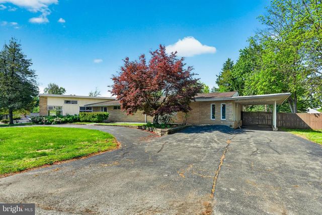 2615 DOGWOOD LN, Norristown, PA 19401