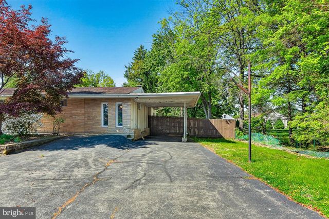 2615 DOGWOOD LN, Norristown, PA 19401