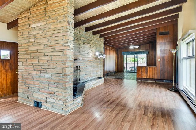 2615 DOGWOOD LN, Norristown, PA 19401