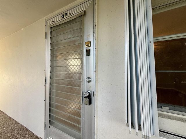 93 Sheffield D 93, West Palm Beach, FL 33417