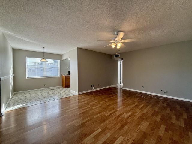 93 Sheffield D 93, West Palm Beach, FL 33417