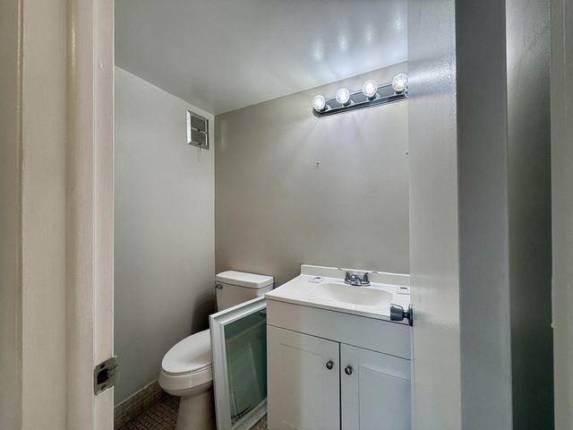93 Sheffield D 93, West Palm Beach, FL 33417