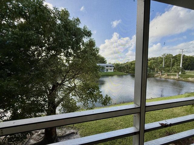 93 Sheffield D 93, West Palm Beach, FL 33417