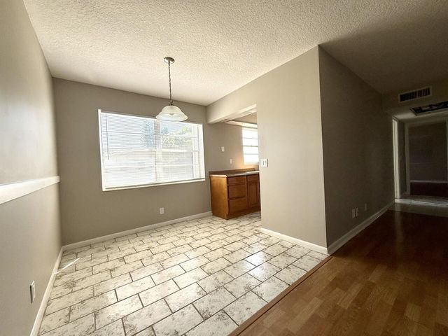 93 Sheffield D 93, West Palm Beach, FL 33417