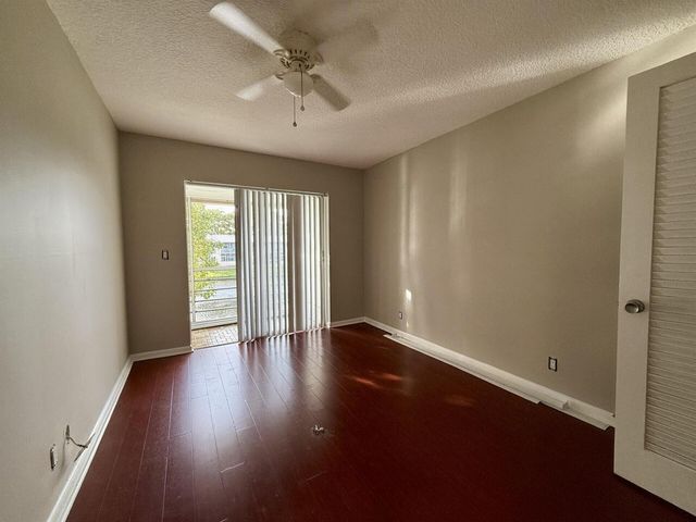 93 Sheffield D 93, West Palm Beach, FL 33417
