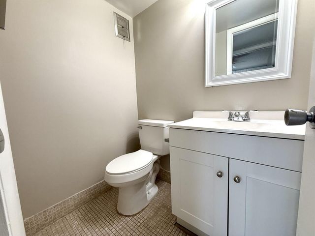 93 Sheffield D 93, West Palm Beach, FL 33417