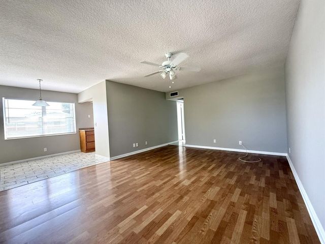 93 Sheffield D 93, West Palm Beach, FL 33417