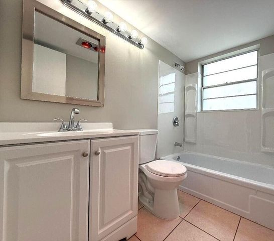 93 Sheffield D 93, West Palm Beach, FL 33417