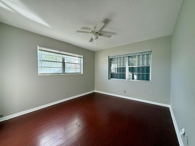 93 Sheffield D 93, West Palm Beach, FL 33417