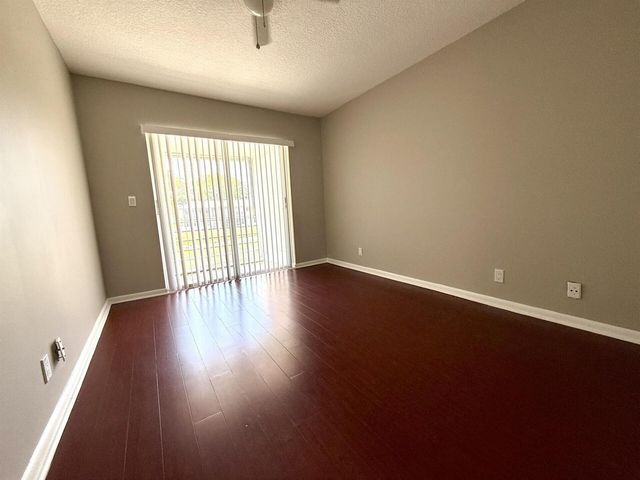 93 Sheffield D 93, West Palm Beach, FL 33417