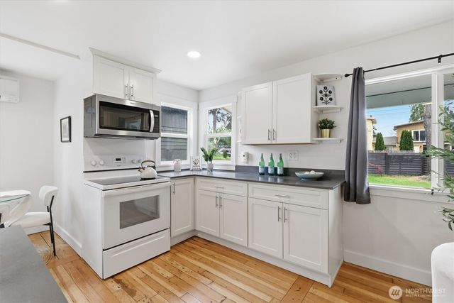 1651 SW 114th Street, Seattle, WA 98146