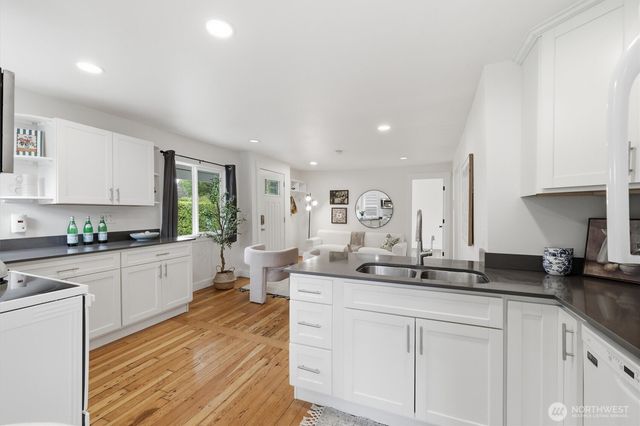 1651 SW 114th Street, Seattle, WA 98146