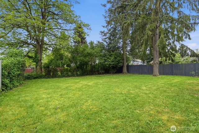 1651 SW 114th Street, Seattle, WA 98146