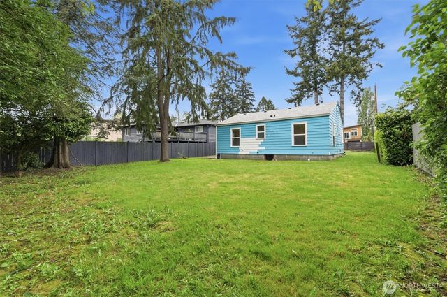 1651 SW 114th Street, Seattle, WA 98146